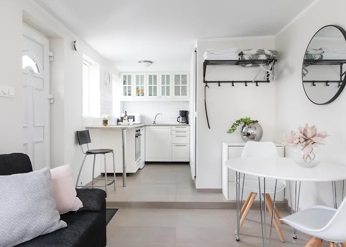 Beautiful And Quiet Apartment In City Center - Perfect Location