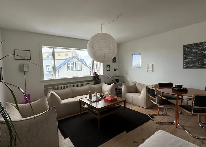Charming Downtown Apartment