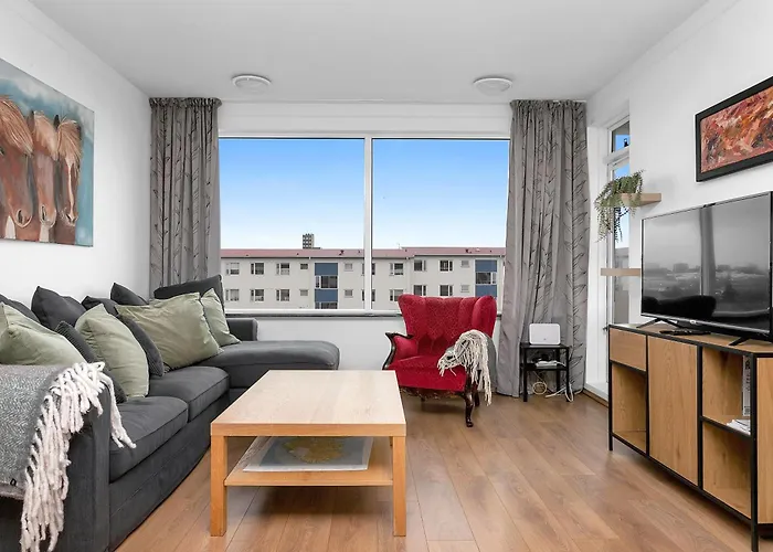 Bright 1Br Apartment With A View