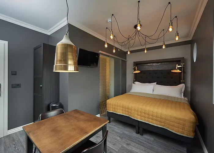 105 - A Townhouse Hotel
