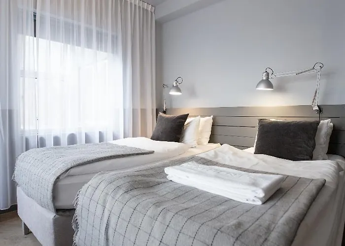 The Swan House Hotel By Ylma