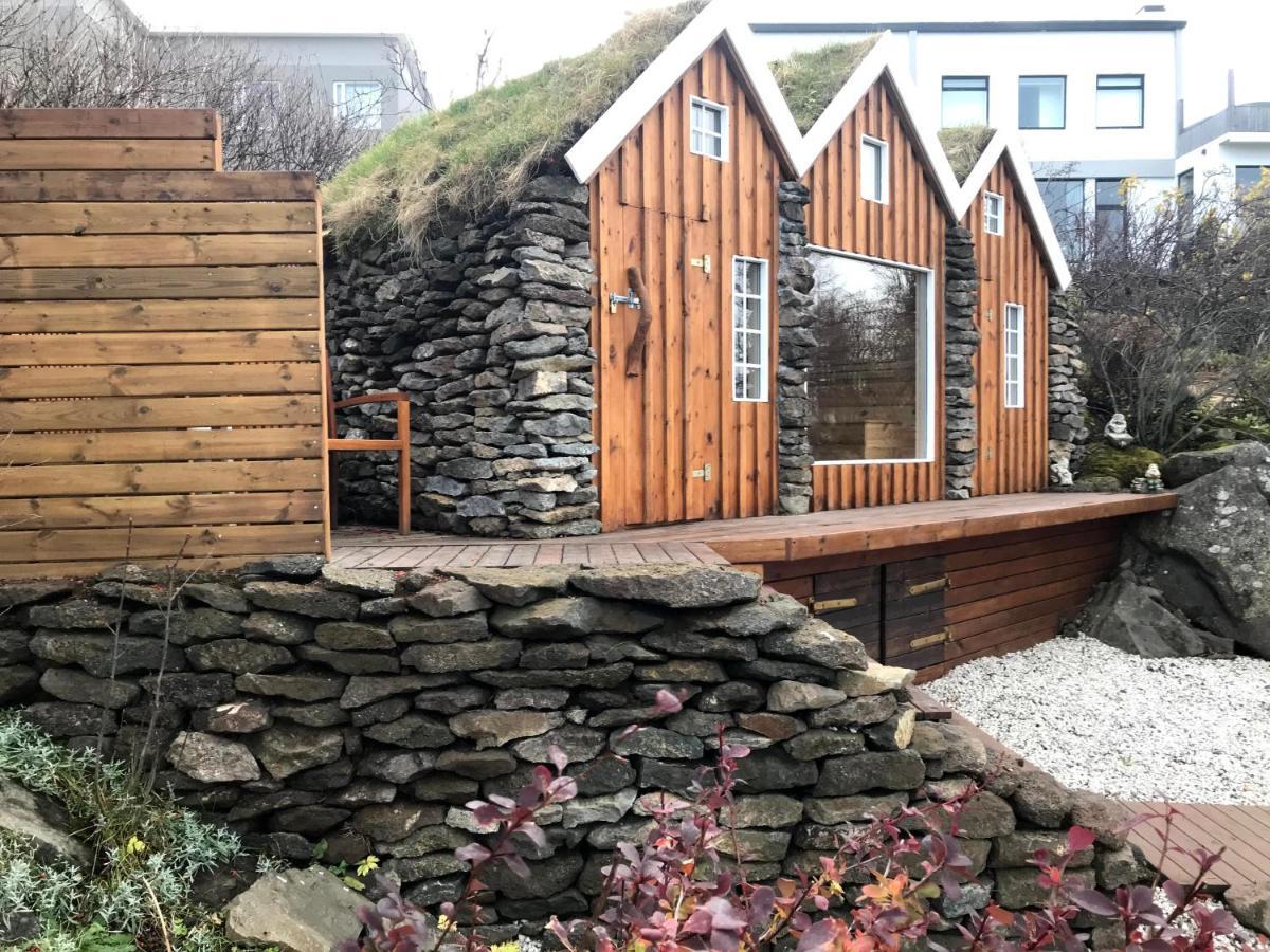 Iceland Sjf Villa, Hot Tub & Outdoor Sauna Amazing Mountains And View Over * Reykjavik