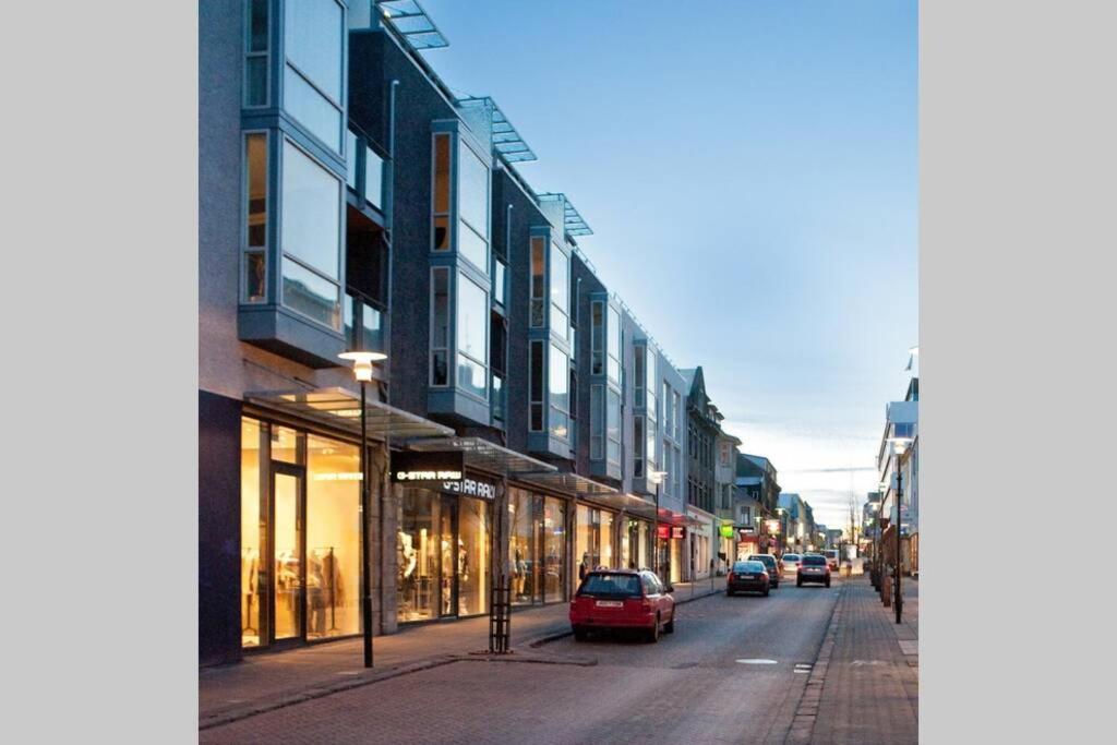 Tomas Luxury * Reykjavík