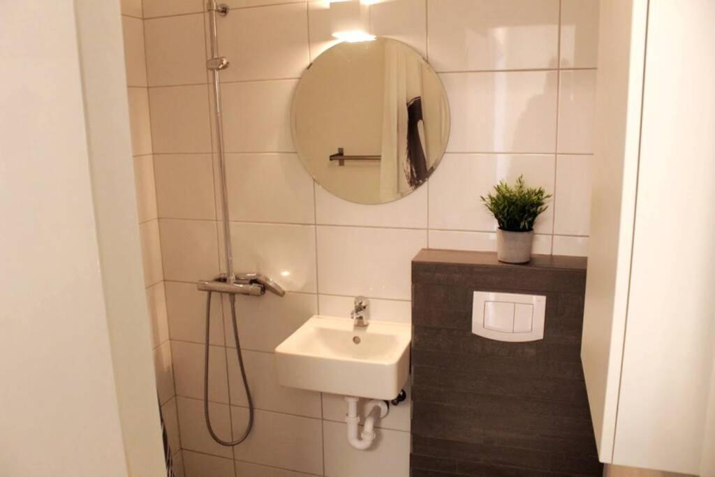 Cozy Seaside Atl. Ocean View Studio Apt Sleeps 4 Apartment Reykjavík