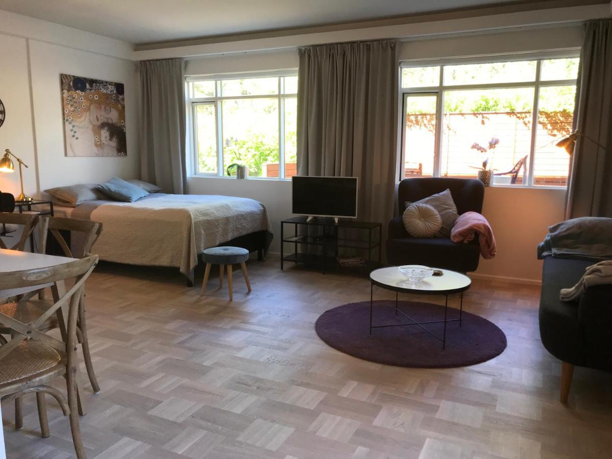 Casa Disa - A Boutique In City's Park And Botanical Garden In Laugardalur, Hot-spring-valley