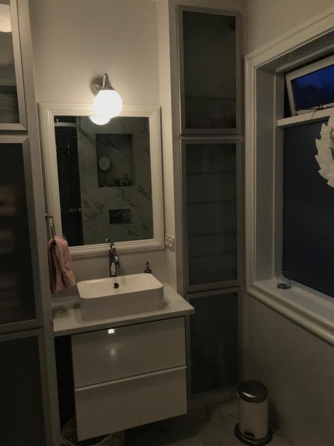 Casa Disa - A Boutique In City's Park And Botanical Garden In Laugardalur, Hot-spring-valley Appartement