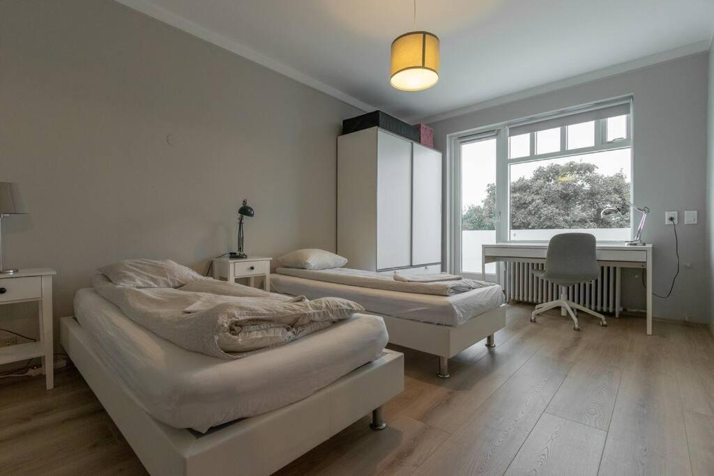 Apartment Central - 4 Bedroom Reykjavik