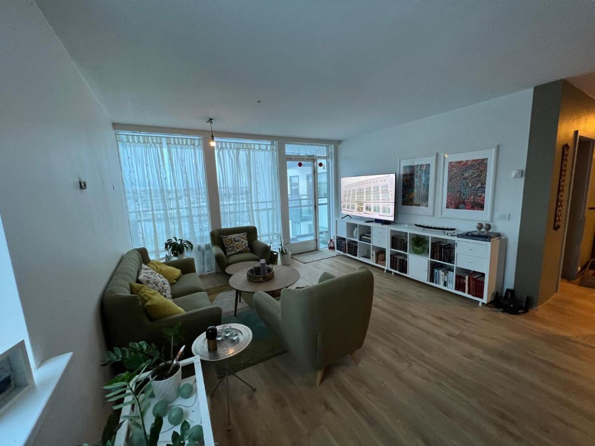 Jm - A Cozy Two Bedroom Apartment