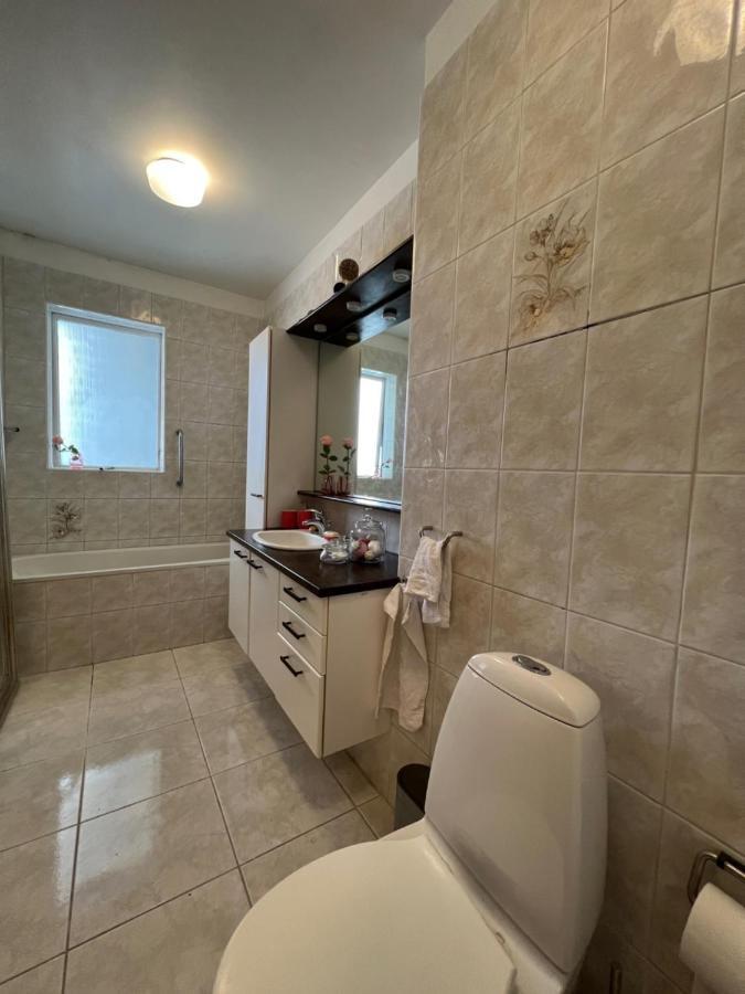 Jm - A Cozy Two Bedroom *