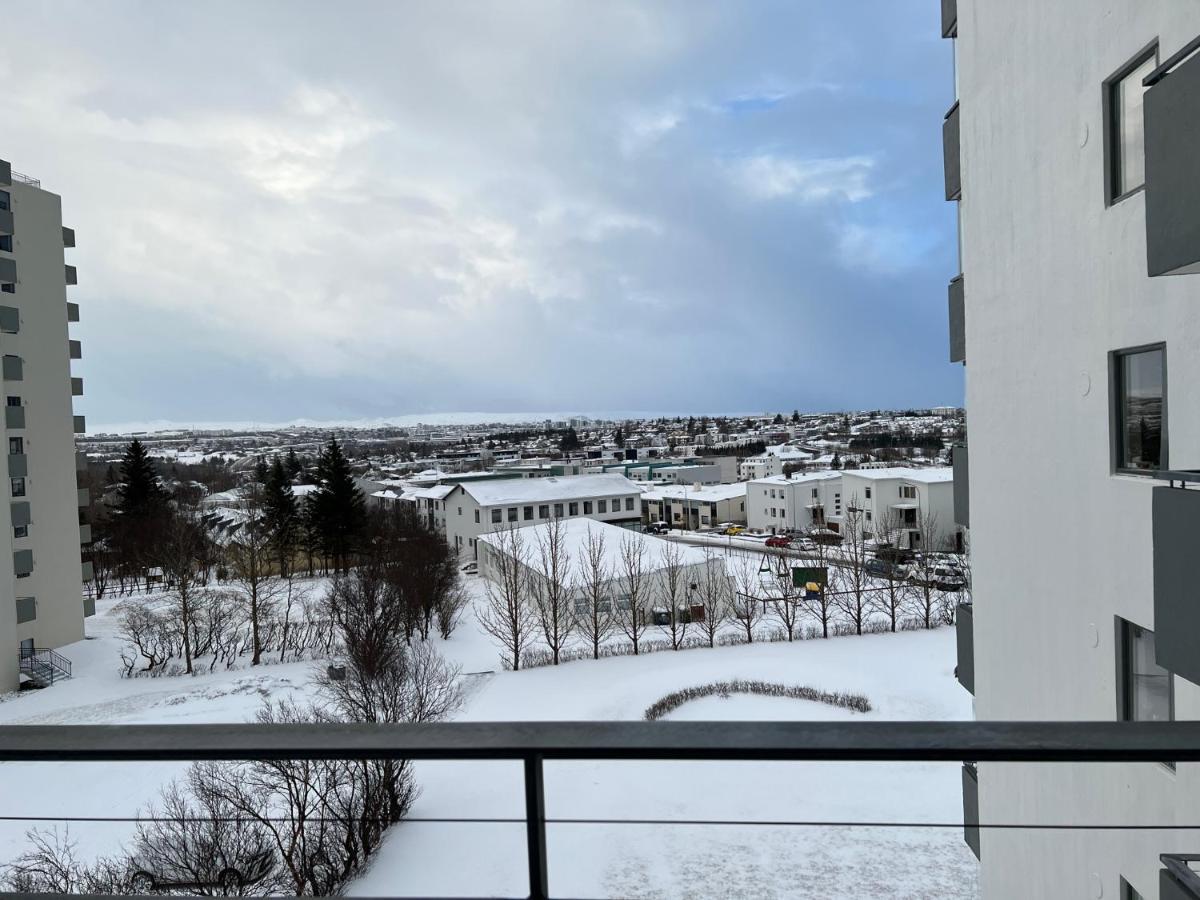 Jm - A Cozy Two Bedroom Apartment *