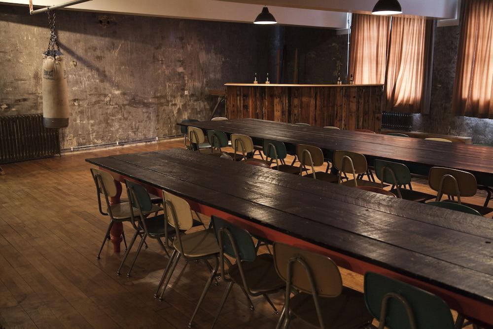 Kex Hostel *