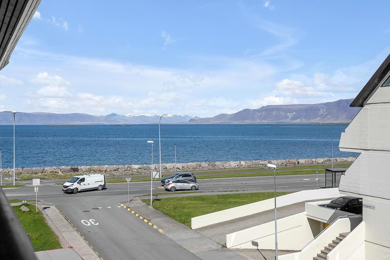 Charming, 2 Bedroom Seaside Apartment Reykjavik