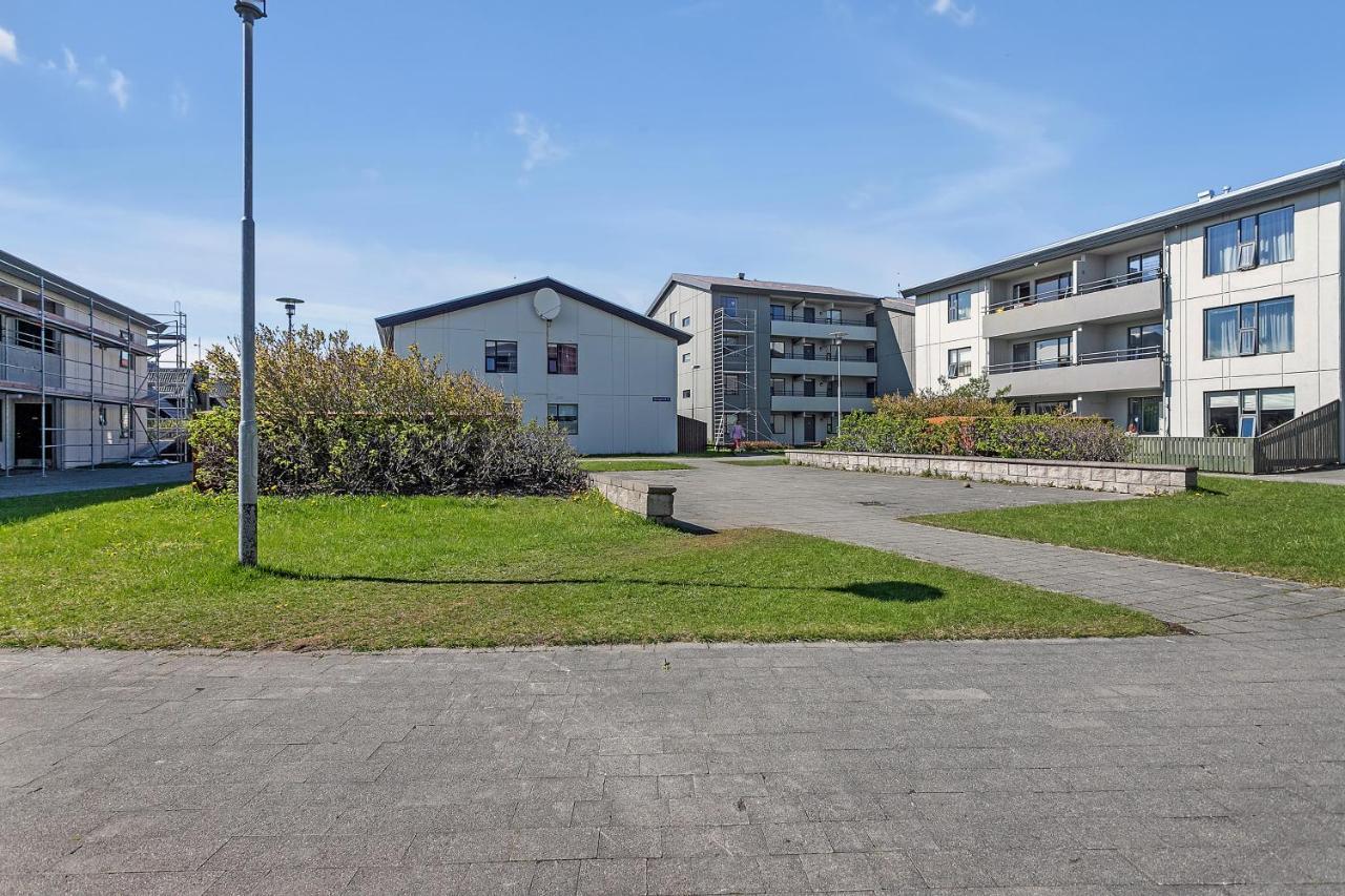 Charming, 2 Bedroom Seaside Apartment