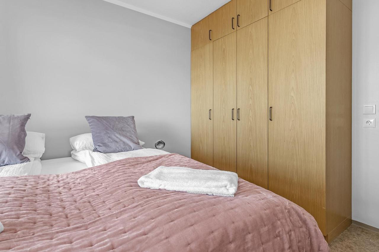 Charming, 2 Bedroom Seaside Apartment