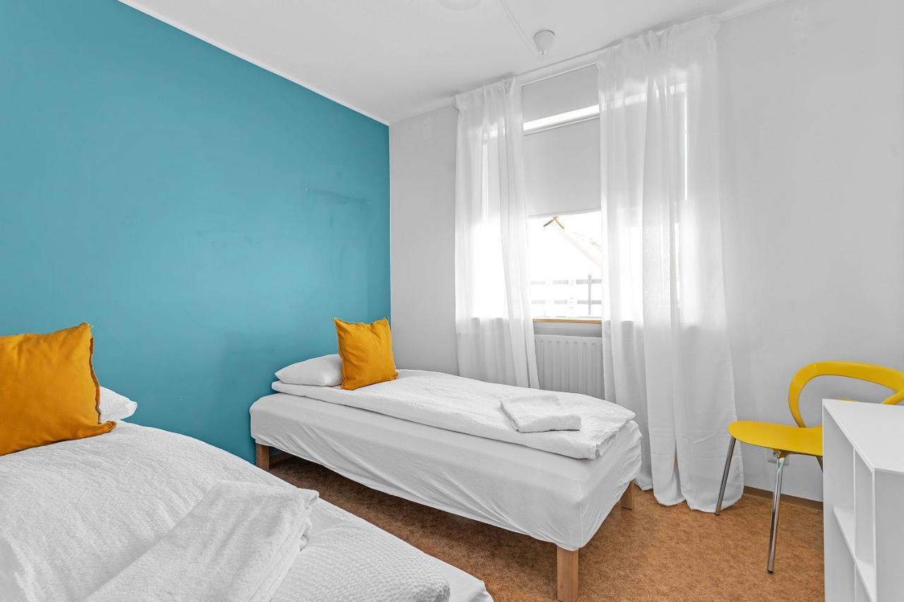 Charming, 2 Bedroom Seaside Apartment *