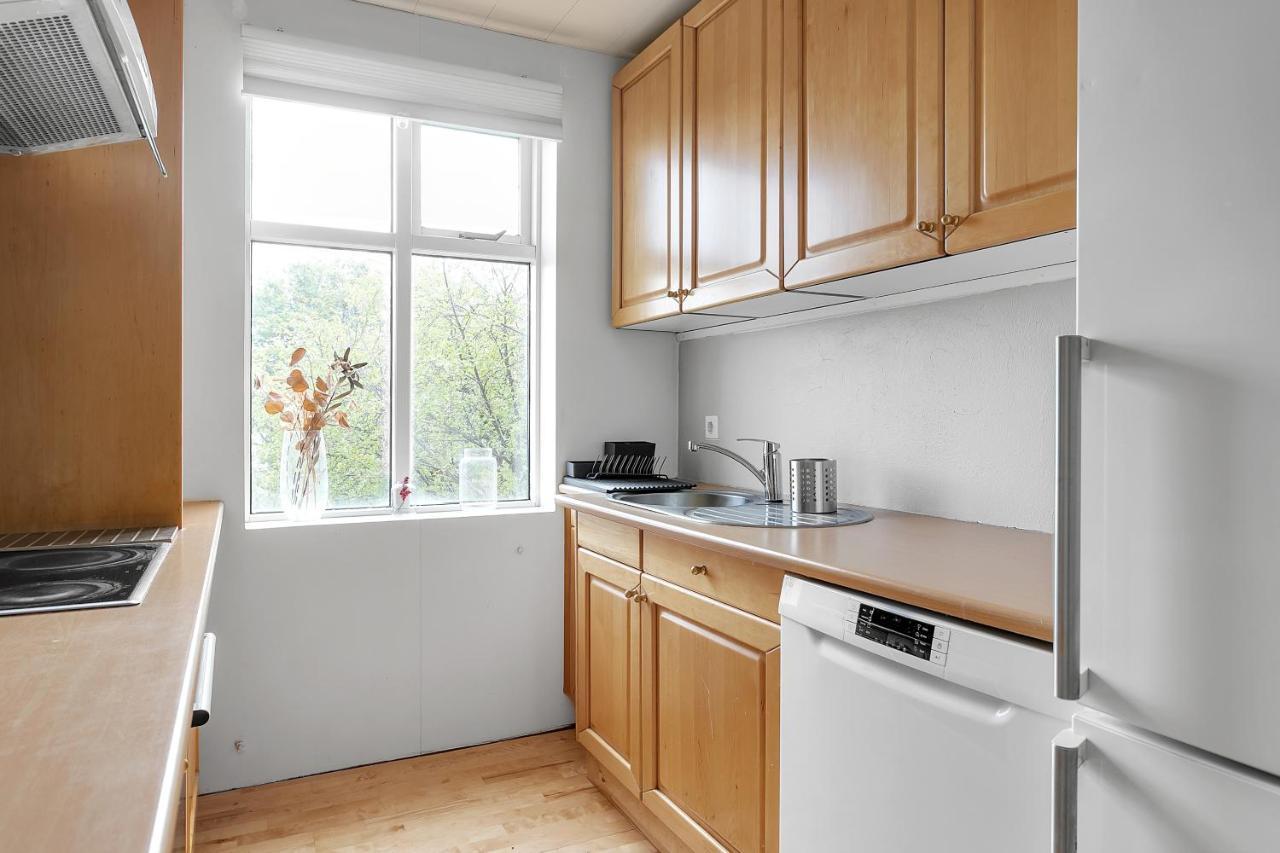 Apartment Lovely 2-bedroom Apt - Quiet Seaside Neighborhood *