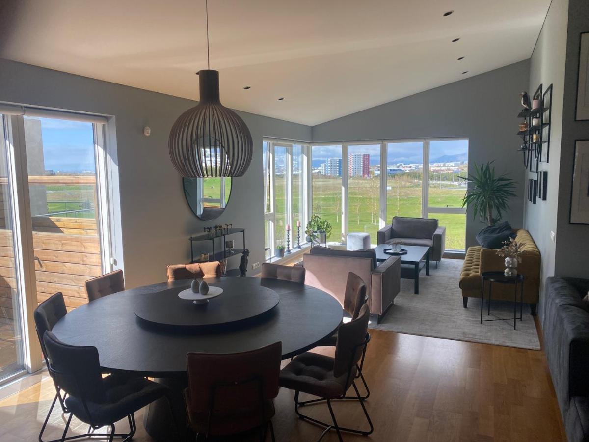With A View Apartment *