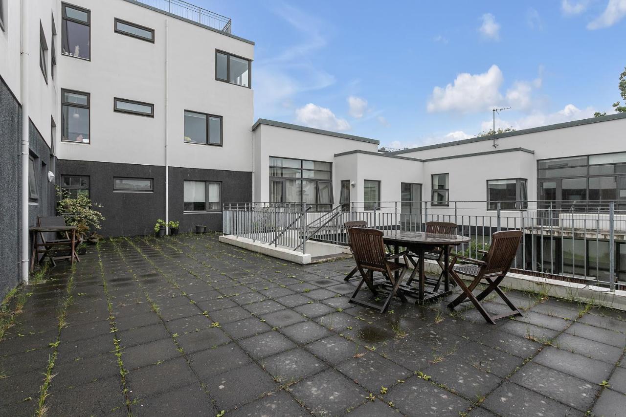 Apartment Lovely 1-bedroom Apt. - Ideal Location *