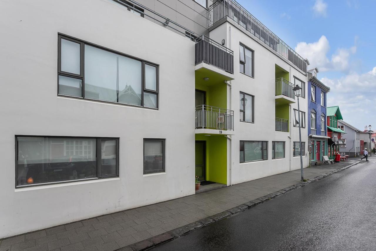 Apartment Lovely 1-bedroom Apt. - Ideal Location