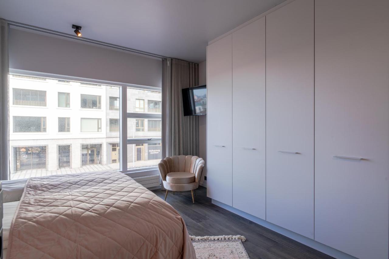 Ocean Breeze Luxury Apartment