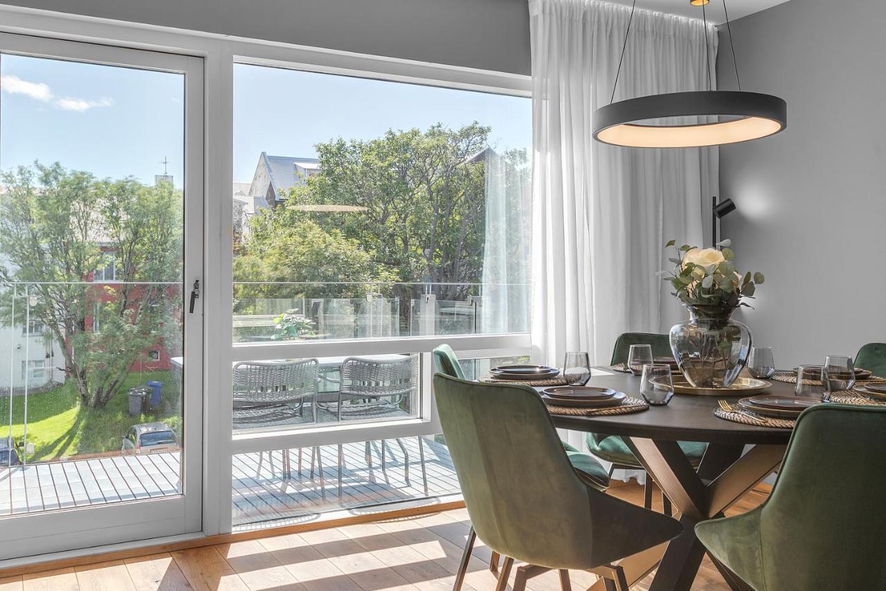 Luxury's 3 Bedroom In Downtown Apartment