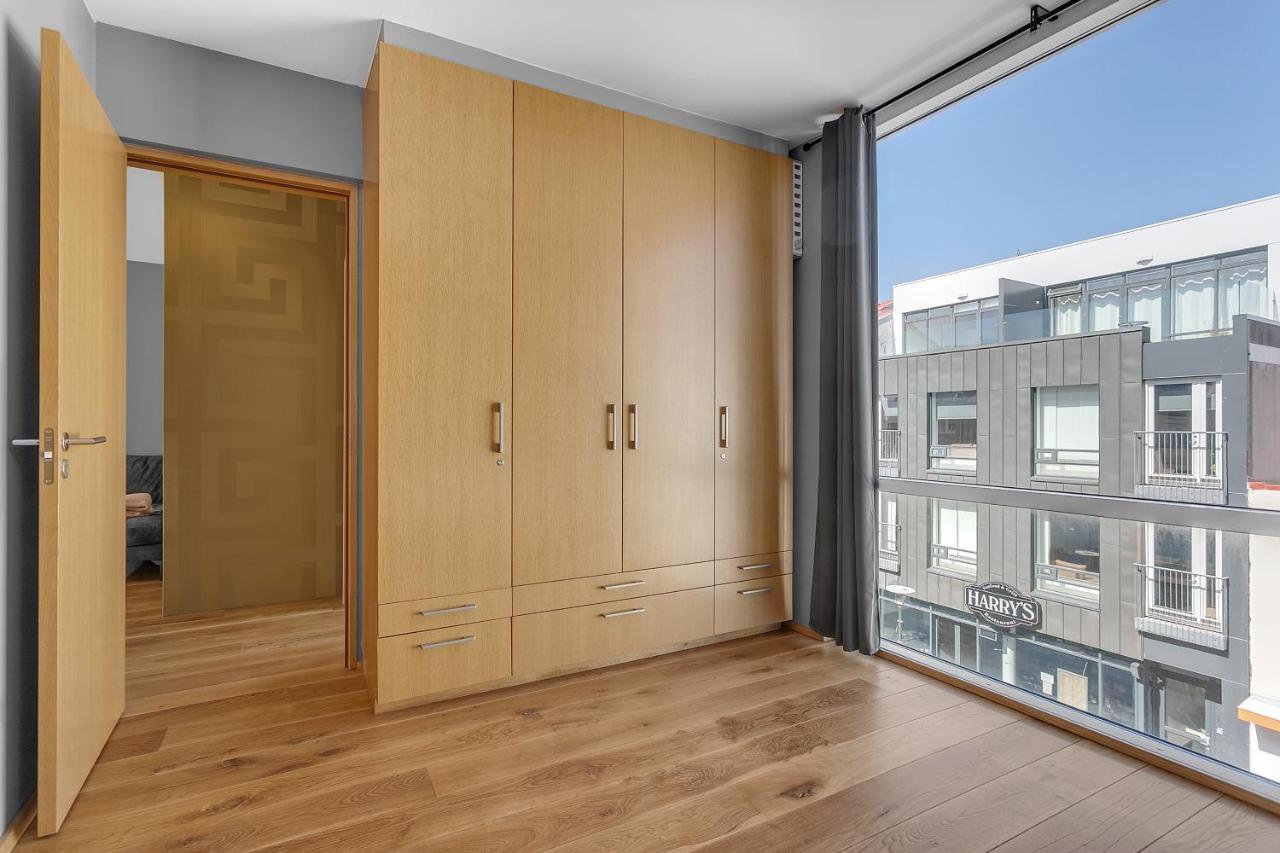 Luxury's 3 Bedroom In Downtown