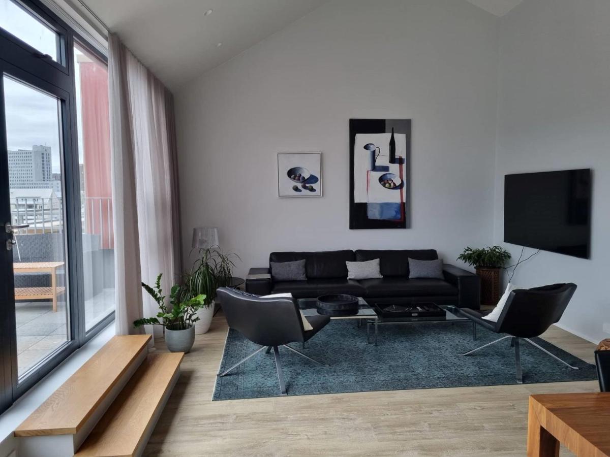 Fabulous Penthouse With Parking. Apartment *