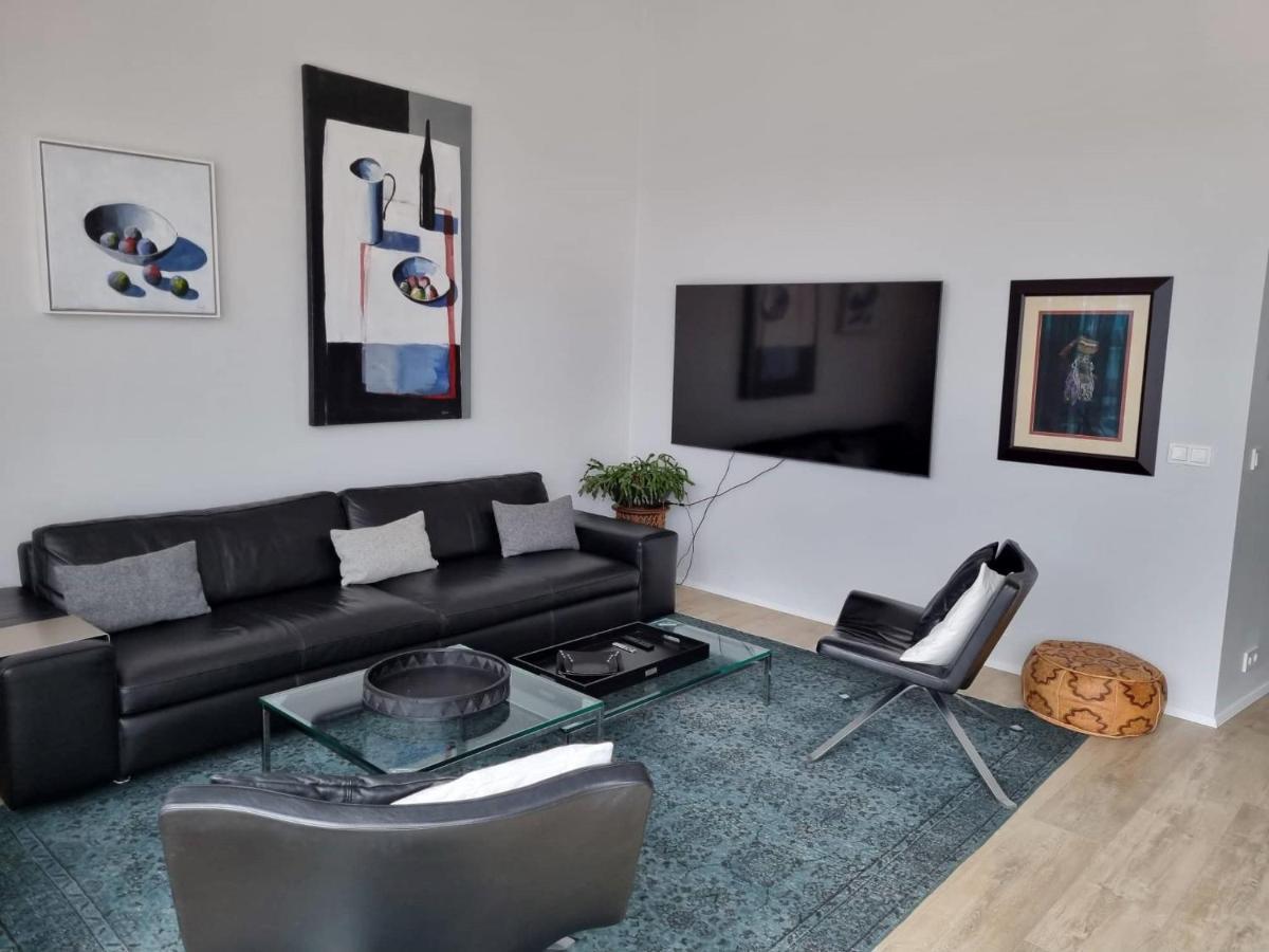 Fabulous Penthouse With Parking.