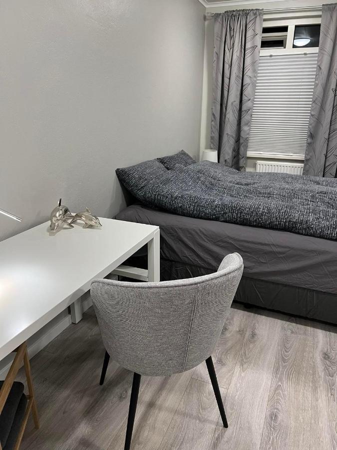 Helena's Studio, 104 *