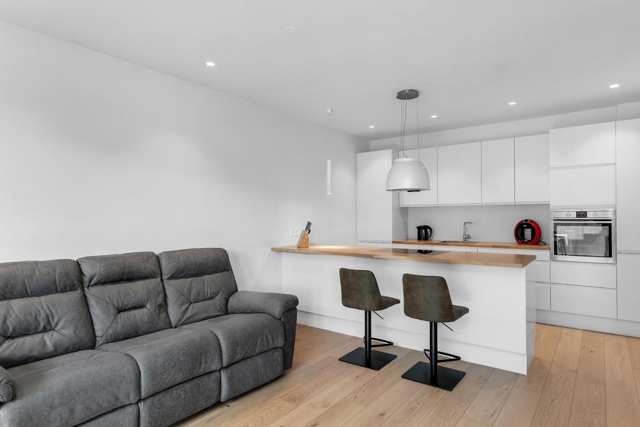 Cozy And Modern - Best Location In
