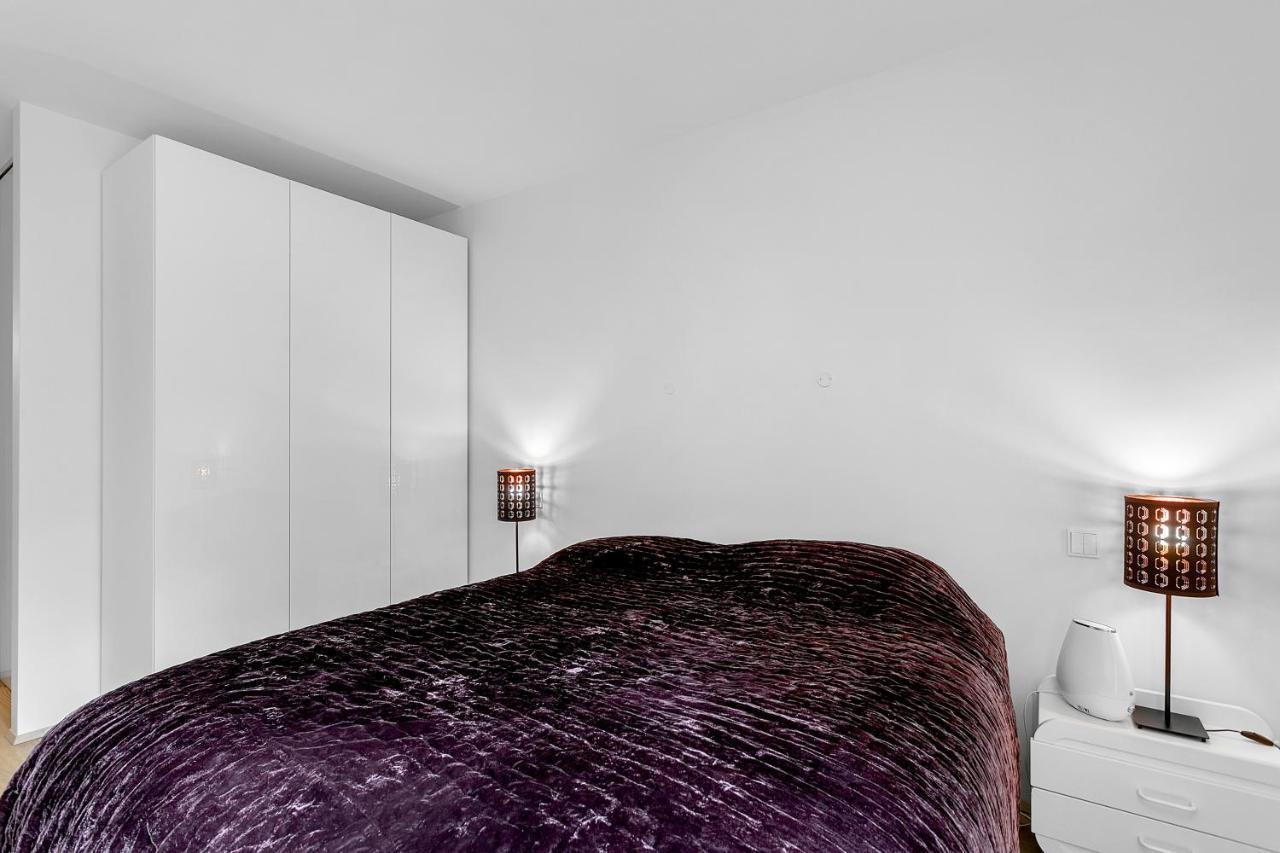 Cozy And Modern - Best Location In Apartment