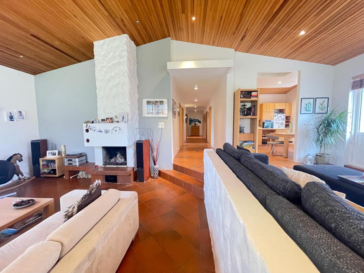 Spacious And Cozy 4 Bedroom House In Vakantiehuis *