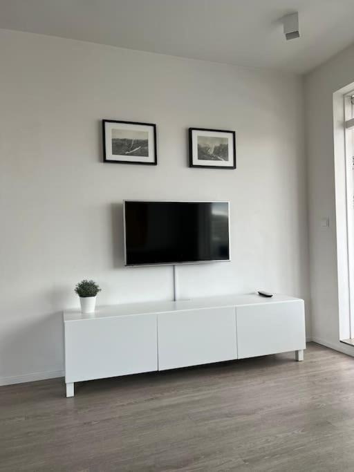 Apartment Lovely 1-bedroom With Free Parking Space