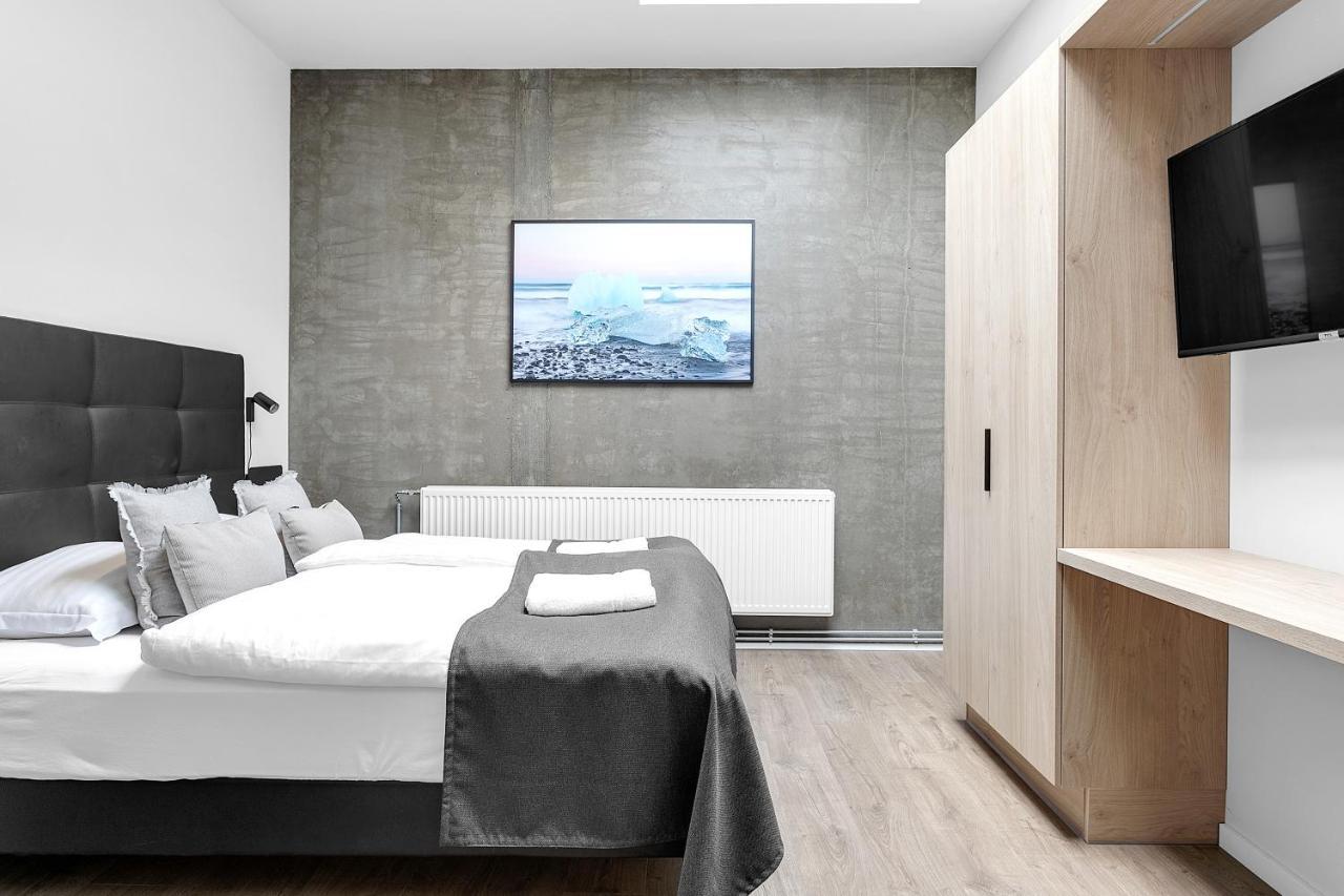 Vera Hotel *