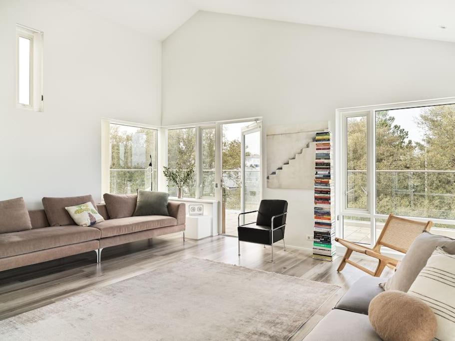 Modern Luxury - Ocean & Mountain Views Apartment Reykjavik