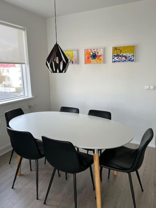 Lovely 1-bedroom With Free Parking Space Apartment Reykjavík