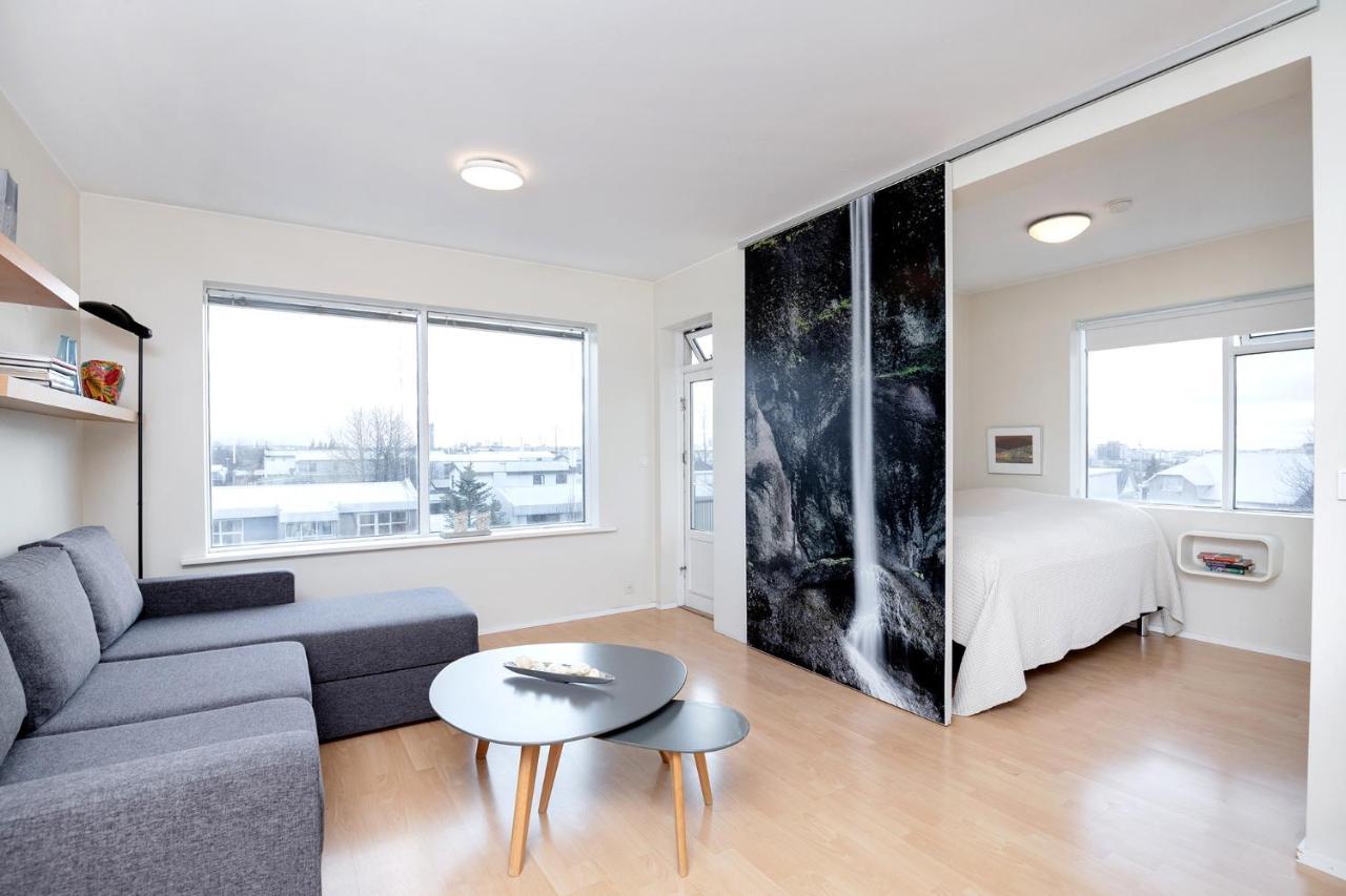 Overlooking The City, Bright & Cozy - Free Parking Reykjavík