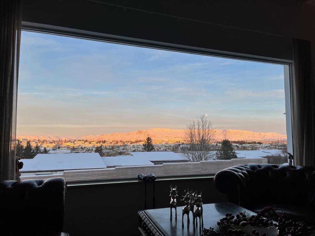 Iceland Sjf Villa, Hot Tub & Outdoor Sauna Amazing Mountains And View Over Villa *