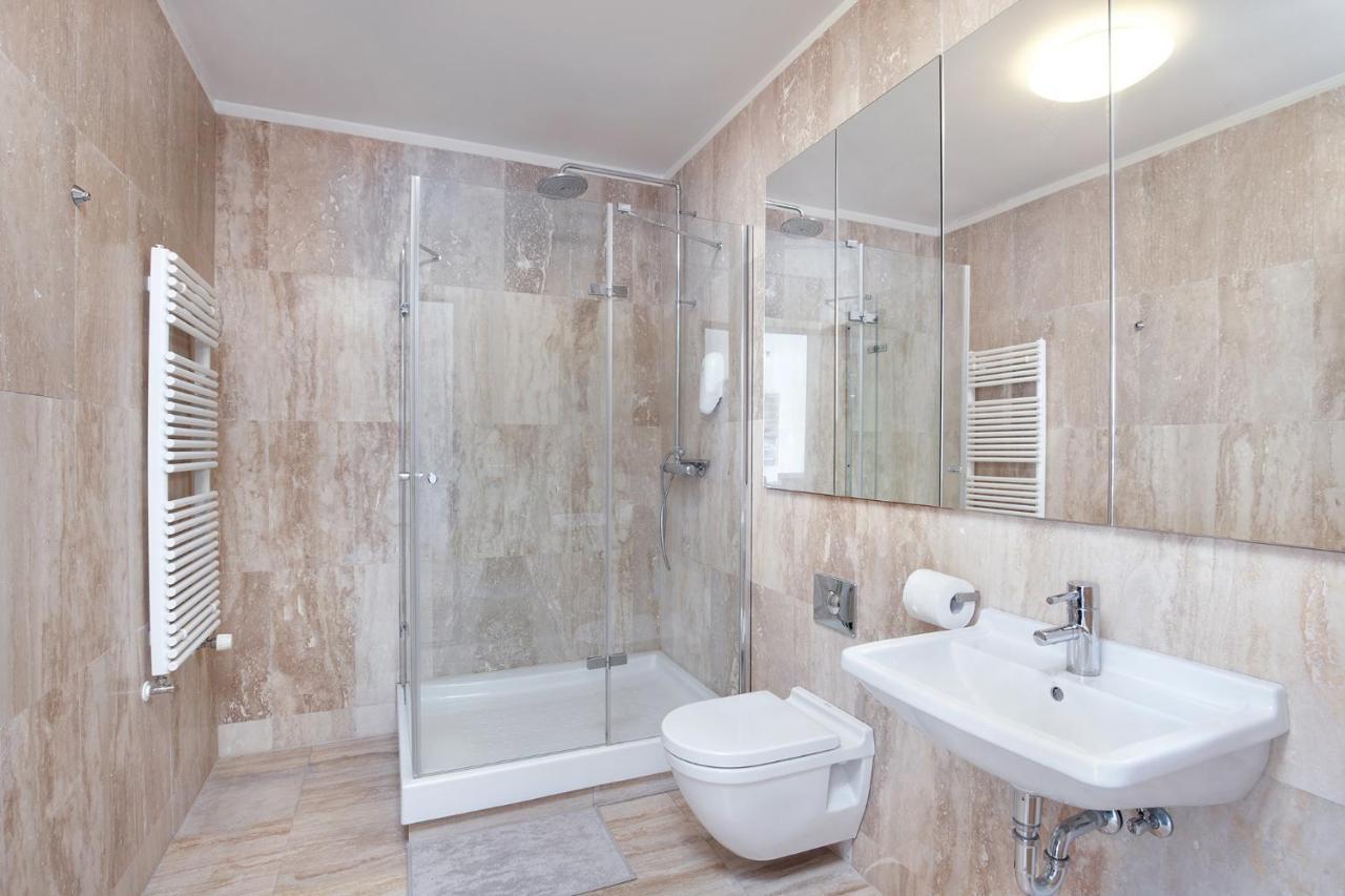 Penthouse On The Main Shopping Street Apartment *