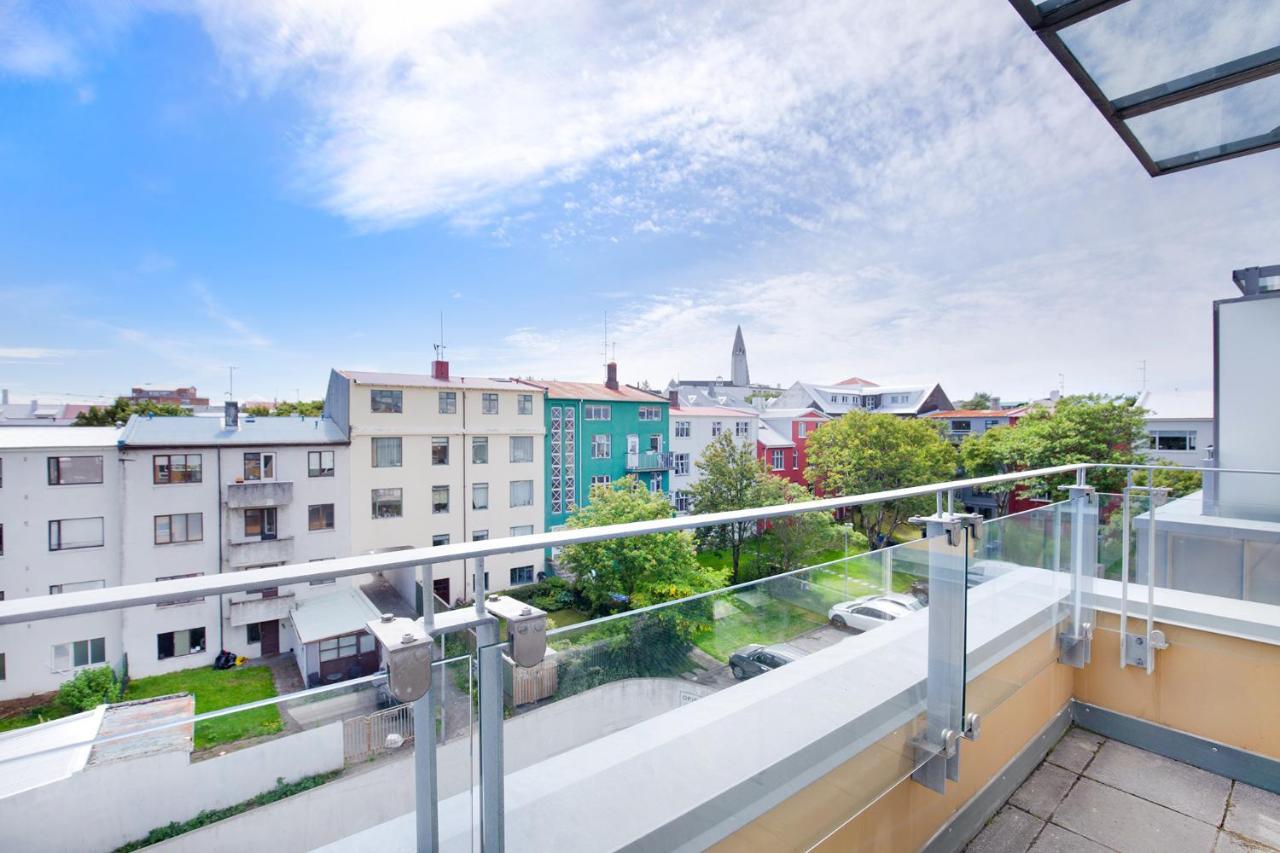 Penthouse On The Main Shopping Street Apartment