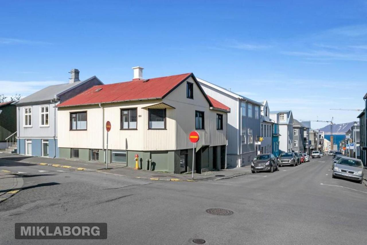 Mos * Reykjavík