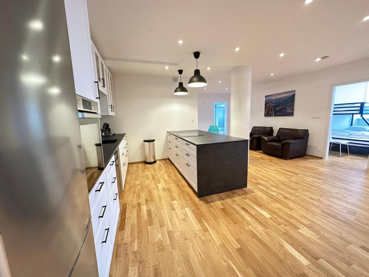 Modern And Spacious 4br Apartment,only 3 Km Drive From Downtown