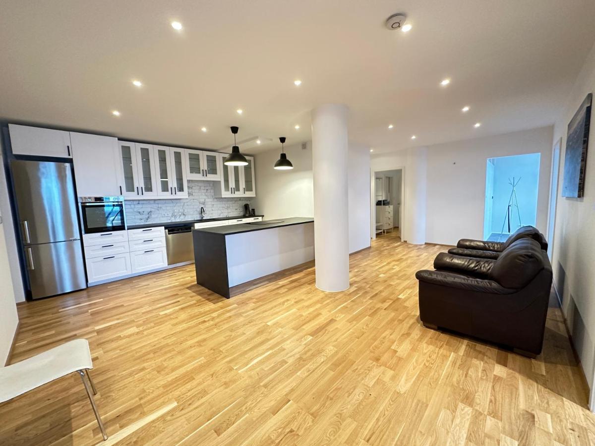 Modern And Spacious 4br Apartment,only 3 Km Drive From Downtown * Reykjavik
