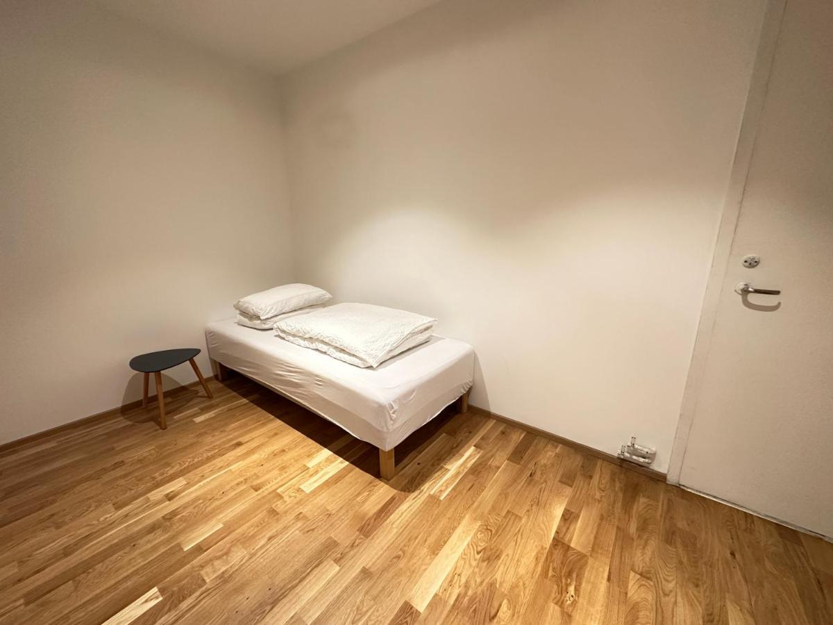 Apartment Modern And Spacious 4br Apartment,only 3 Km Drive From Downtown *
