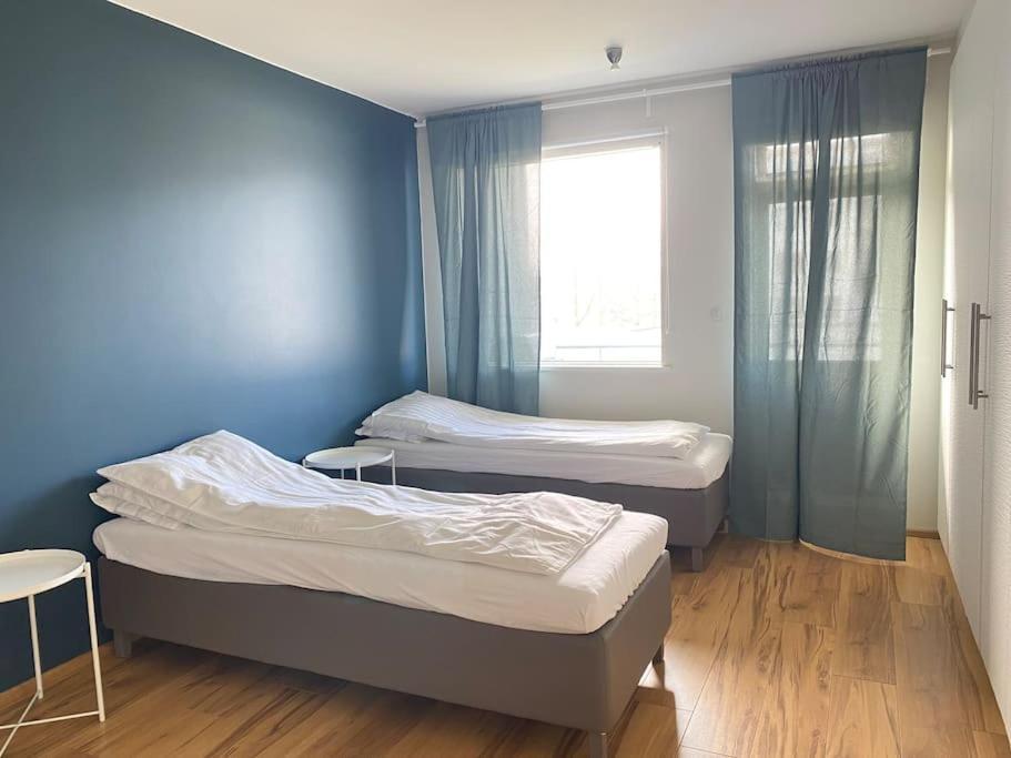 Apartment Spacious 3 Bedroom Apartment,close To Centrum.