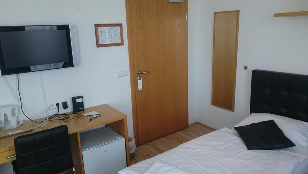 Hotel 101 3*