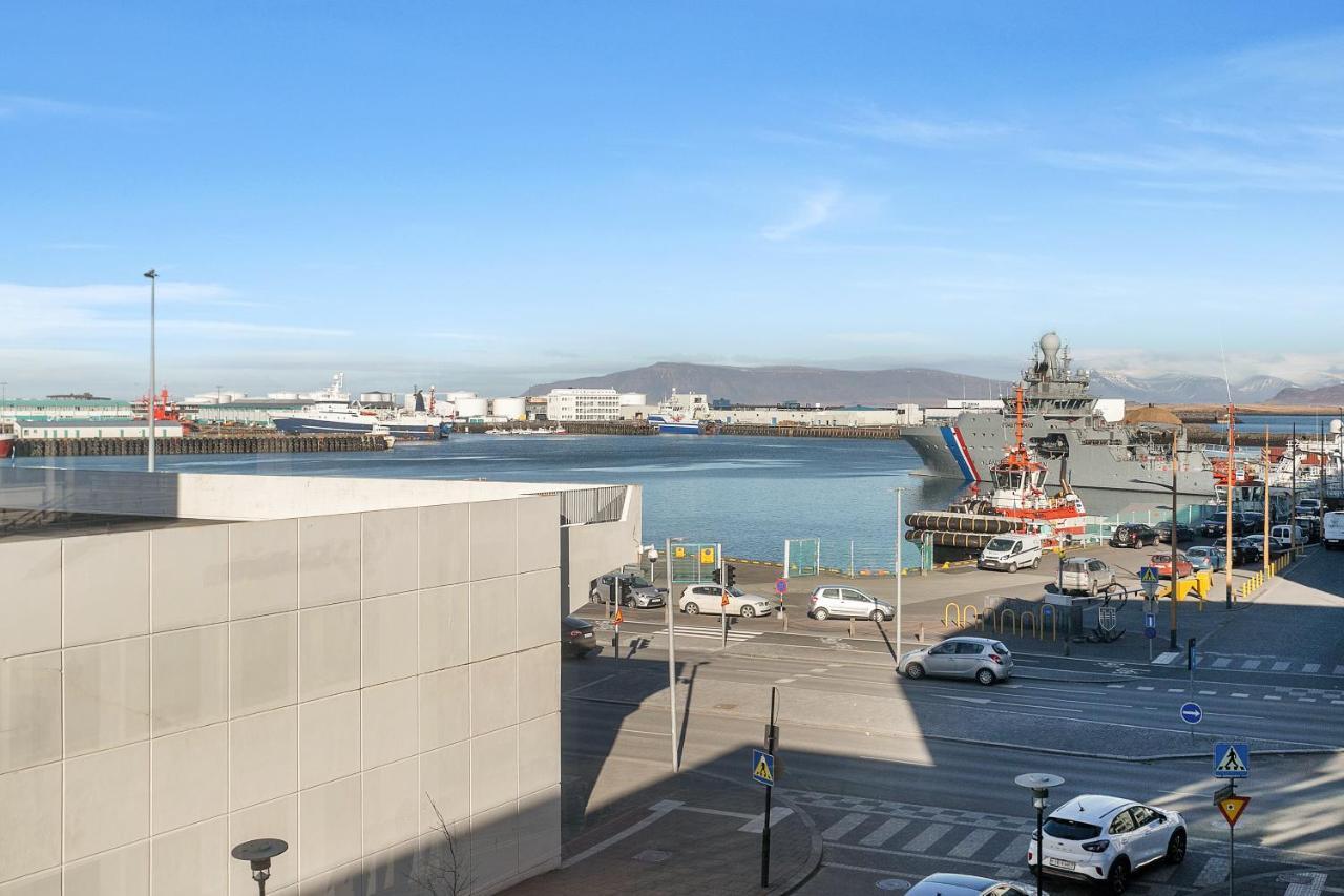 Modern Downtown - Harbour View
