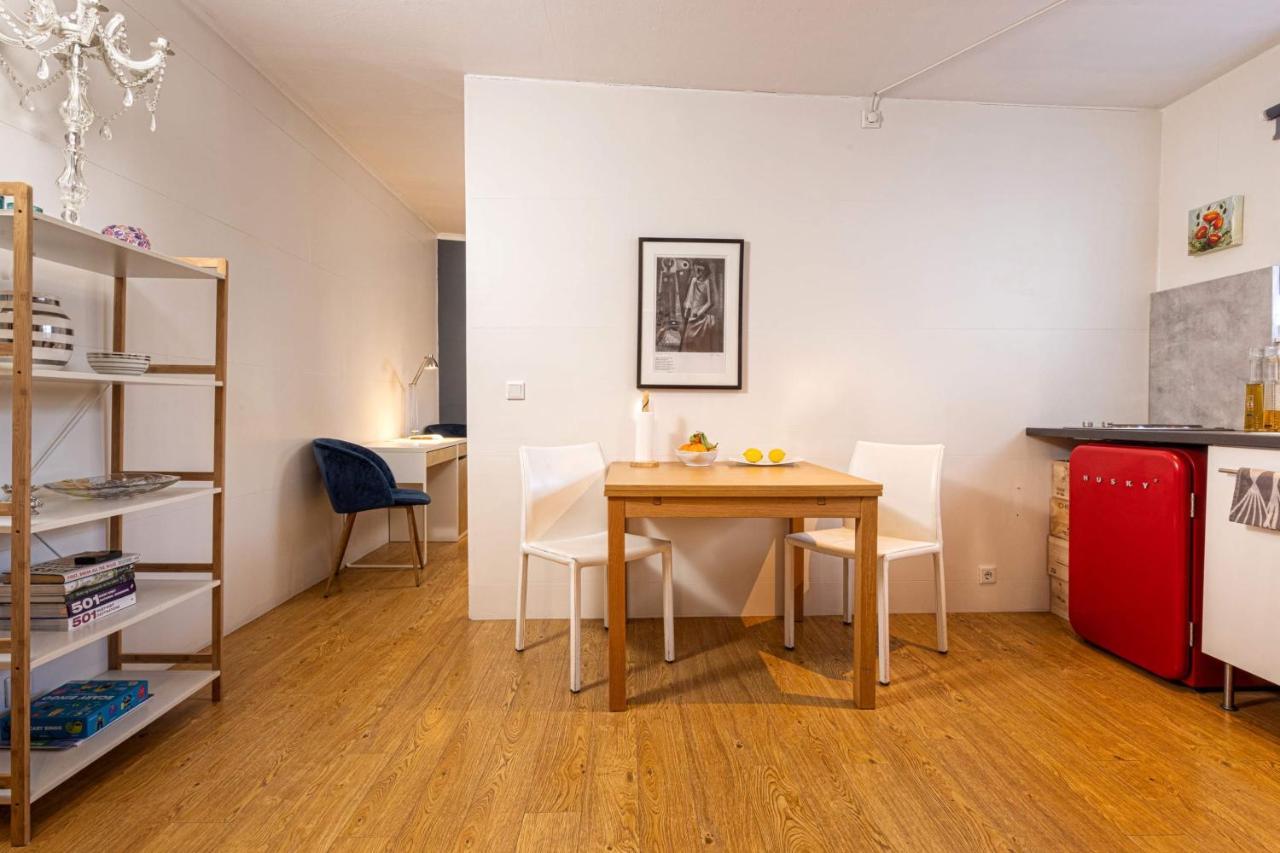 Apartment Downtown Sanctuary With Private Entrance *