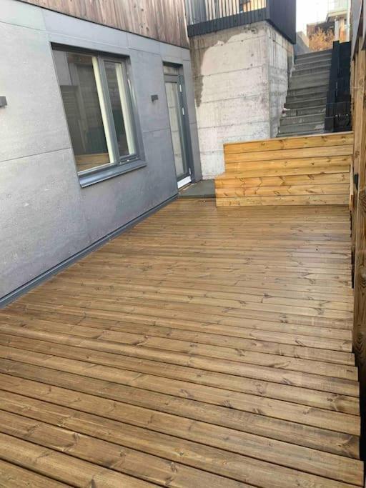 Lovely 2 Bedroom Apartment *