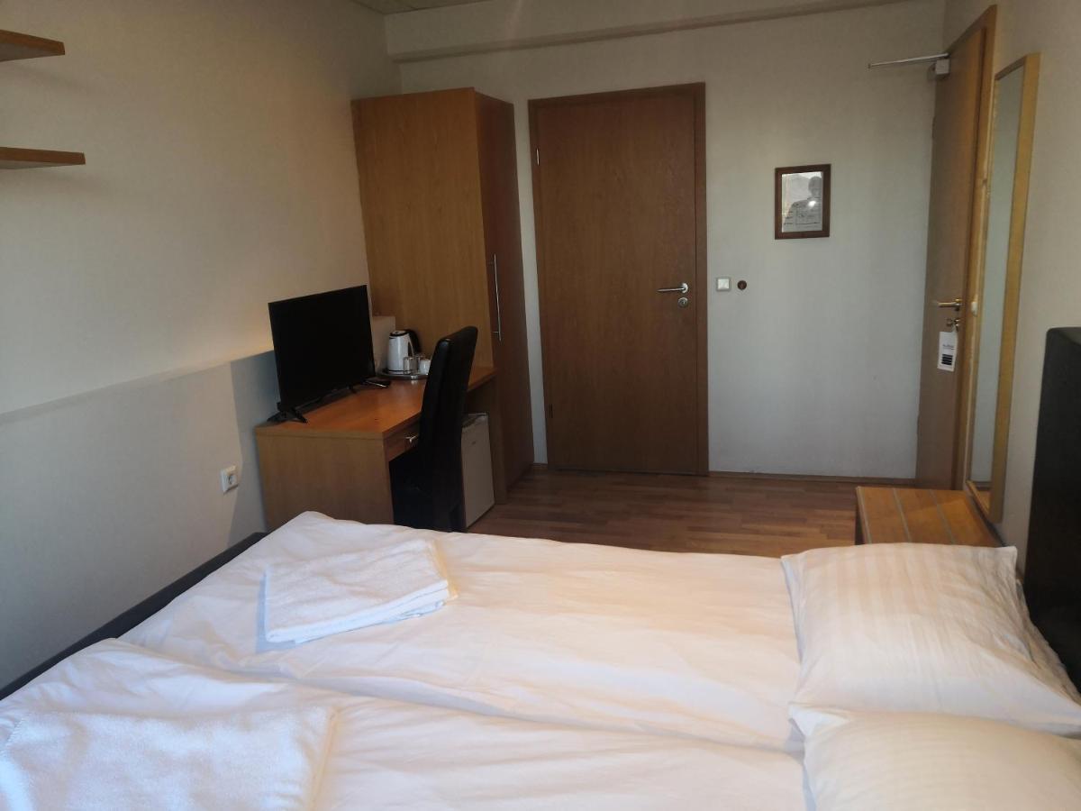 Hotel 101 3*
